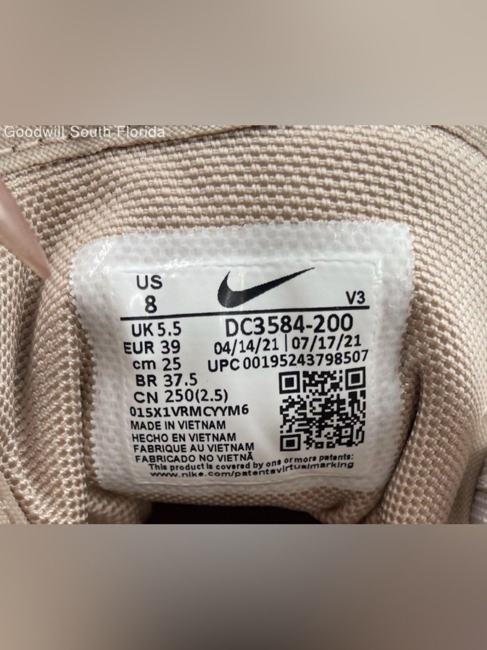 Nike Women's Air Force 1 High Utility 2.0 in the 'Arctic Pink' - Picture 8 of 10
